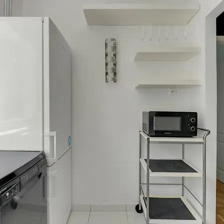 Lesna Aura By Grand Apartment